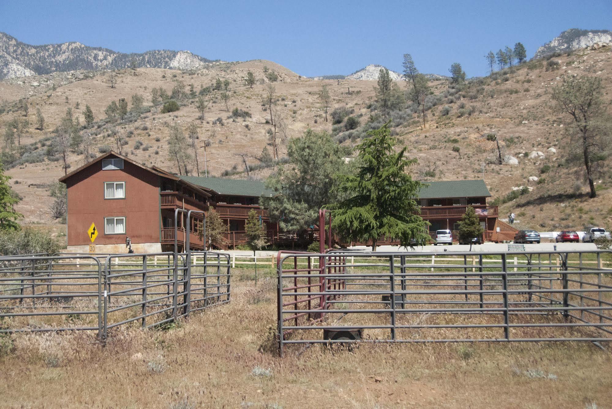 Corral Creek Lodge Кернвилл Экстерьер фото