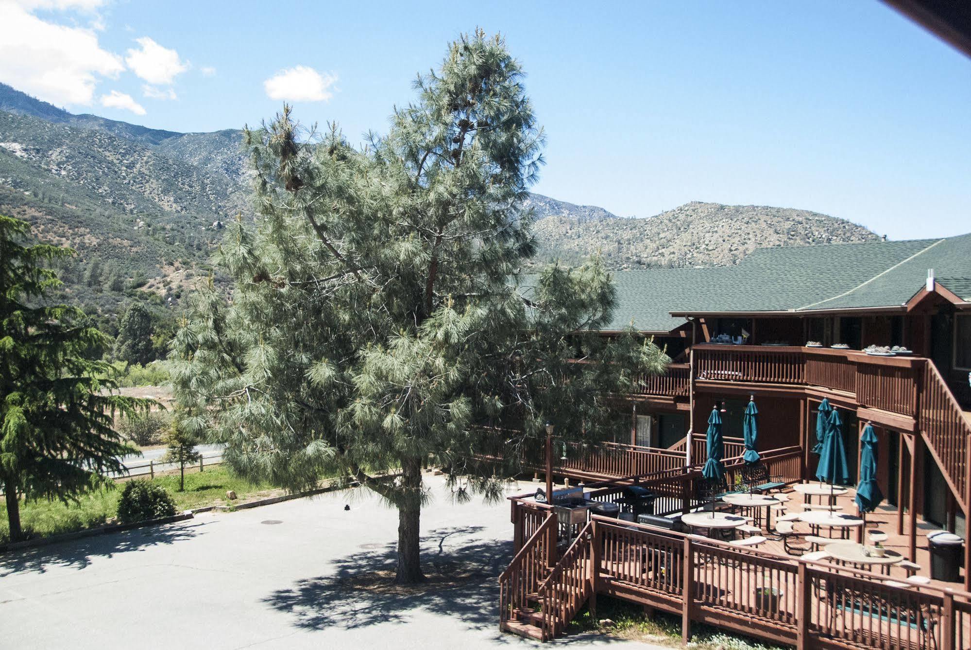 Corral Creek Lodge Кернвилл Экстерьер фото